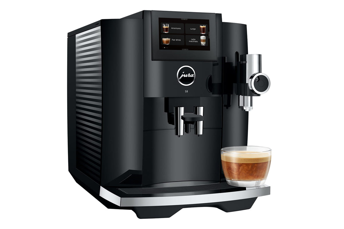 JURA S8 Piano Black EB – Schrägansicht
